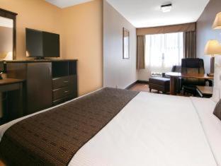 Best Western Plus Dragon Gate Inn Los Angeles Room photo