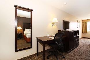 Best Western Plus Dragon Gate Inn Los Angeles Room photo